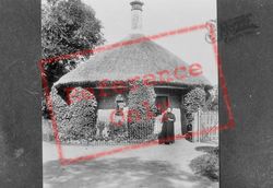 Bradmore Green, The Round Lodge 1906, Coulsdon