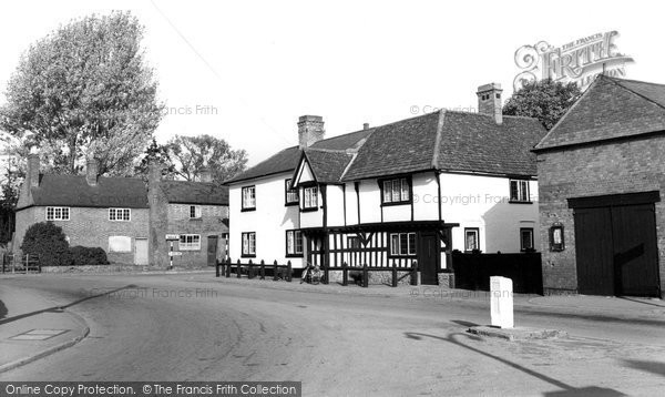 Photo of Countesthorpe, The Square c.1960