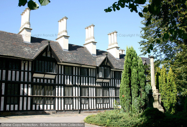 Photo of Coventry, Bond's Hospital 2004
