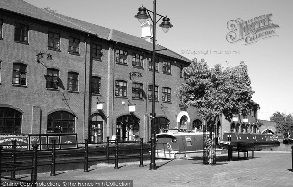 Photo of Coventry, Canal Basin 2004