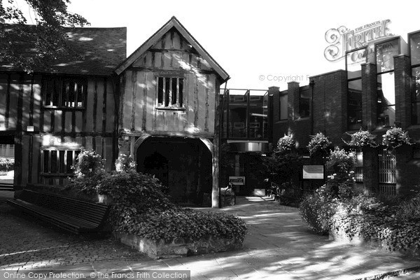 Photo of Coventry, Cheylesmore Manor And Registry Office 2004