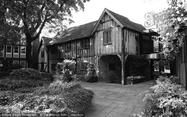 Photo of Coventry, Cheylesmore Manor And Registry Office 2004