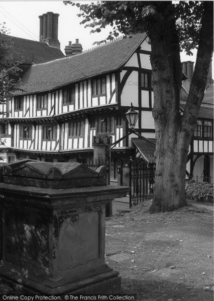 Photo of Coventry, Lychgate Cottage 2004