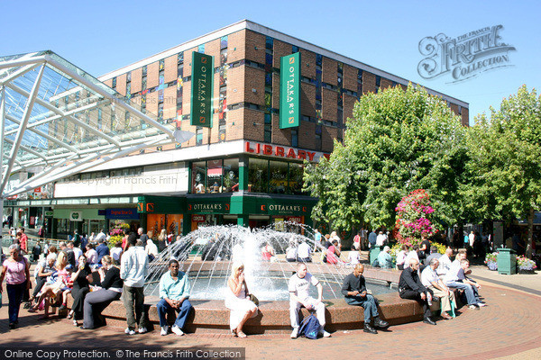 Photo of Coventry  Ottakars Lower  Precinct  2004