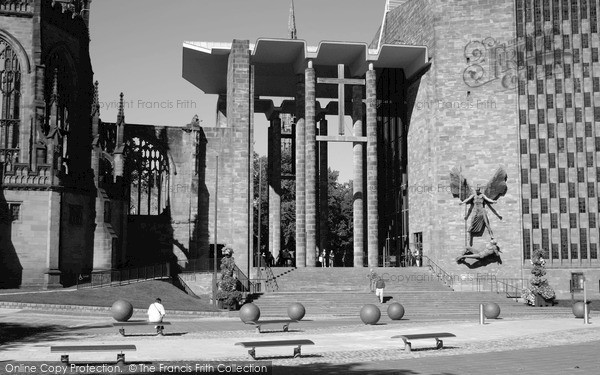 Photo of Coventry, The Cathedral 2004