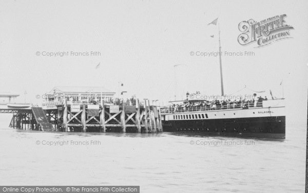Photo of Cowes, 'balmoral', At The Pier 1913