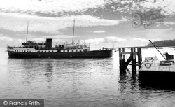 Balmoral Leaving Harbour c.1965, Cowes