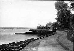 Esplanade 1897, Cowes
