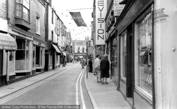 Photo of Cowes, High Street c1965