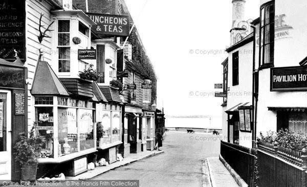 Photo of Cowes, Old Houses 1927