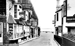 Old Houses 1927, Cowes