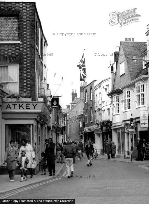 Photo of Cowes, Shopping On High Street c.1965
