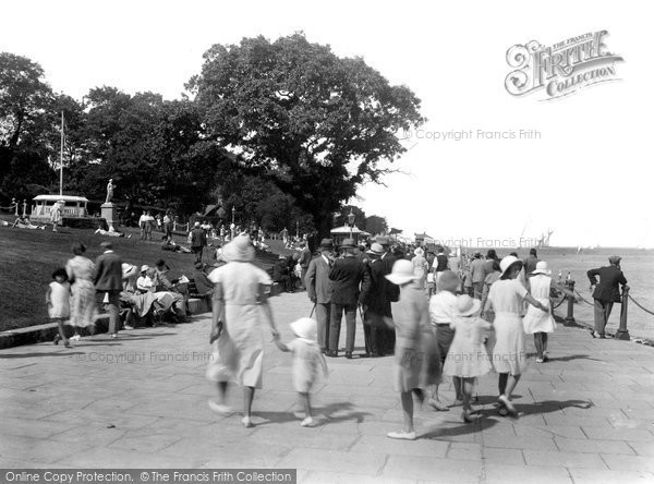 Photo of Cowes, The Esplanade 1933
