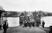 The Floating Bridge 1913, Cowes