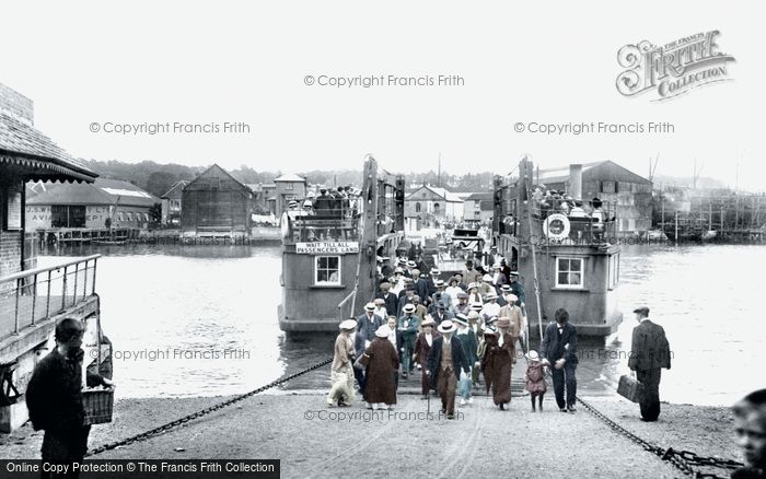 Photo of Cowes, The Floating Bridge 1913