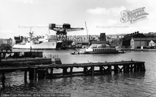 Photo of Cowes, The Floating Bridge c.1960