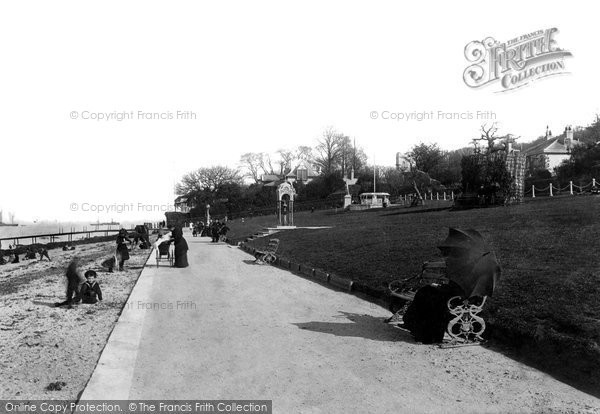 Photo of Cowes, The Green 1892