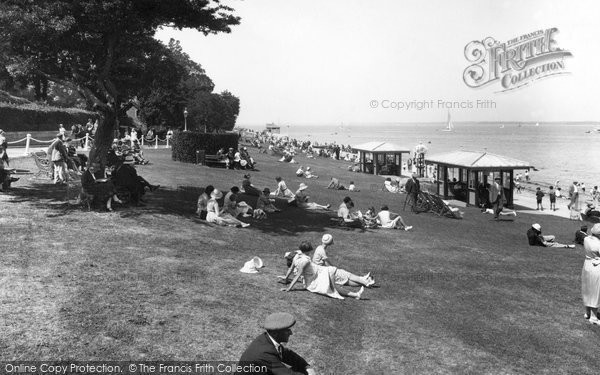 Photo of Cowes, The Green 1933