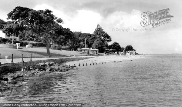 Photo of Cowes, The Green c.1960