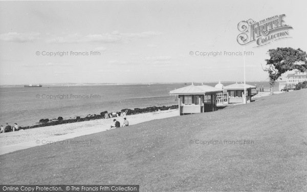 Photo of Cowes, The Green c.1960
