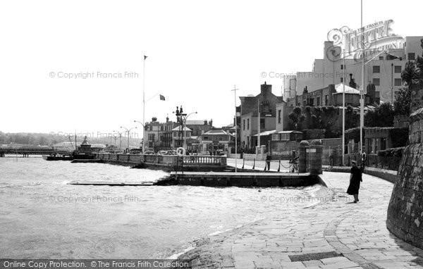 Photo of Cowes, The Parade c.1955