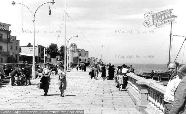 Photo of Cowes, The Parade c.1955