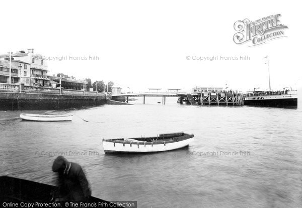 Photo of Cowes, The Pier 1913