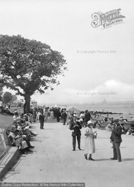 Photo of Cowes, The Seafront 1923