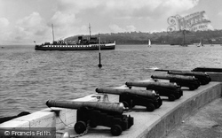 The 'vecta' And The Cannon Of The Royal Yacht Squadron c.1955, Cowes