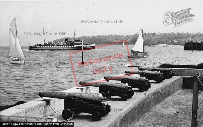 Photo of Cowes, The 'vecta' Arriving c.1955