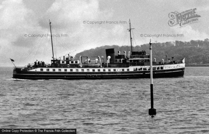 Photo of Cowes, The 'vecta' c.1955