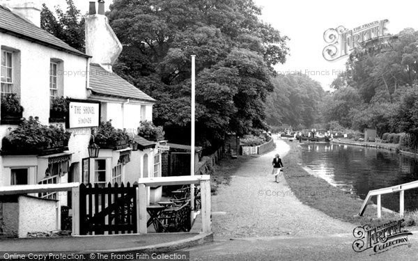 Photo of Cowley, the Lock and the Shovel Pub c1955