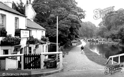 Cowley, the Lock and the Shovel Pub c1955