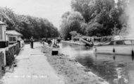 The Lock c.1960, Cowley