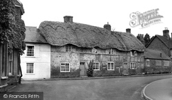 The Square 1954, Cranborne