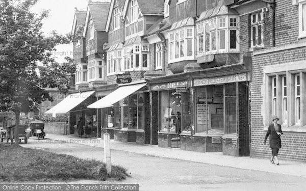 Photo of Cranleigh, Bank Buildings 1925