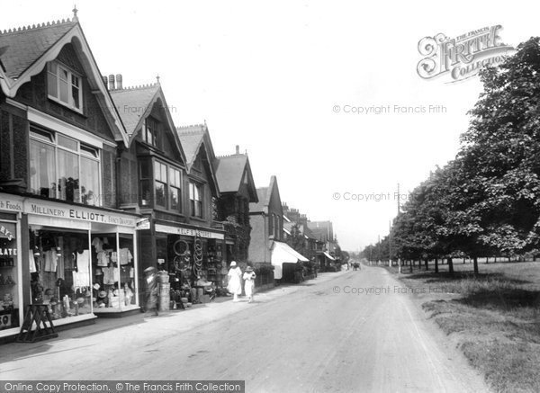 Photo of Cranleigh, High Street 1925