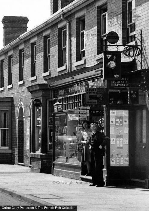 Photo of Craven Arms, Couple On Market Street c.1955