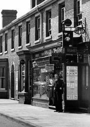 Couple On Market Street c.1955, Craven Arms