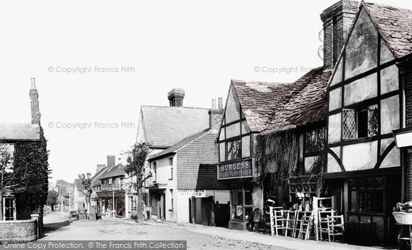 Photo of Crawley, Middle Square 1903