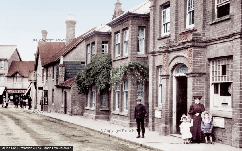 Crawley, Post Office Road 1907