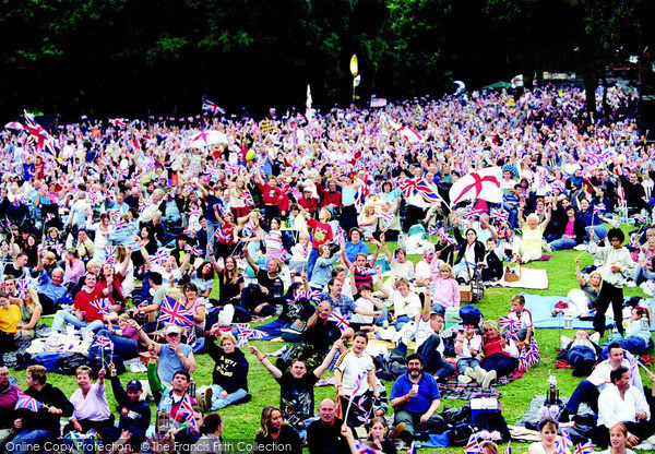Photo of Crawley, Prom In The Park 2004