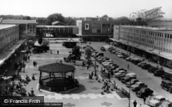 Queens Square c.1960, Crawley