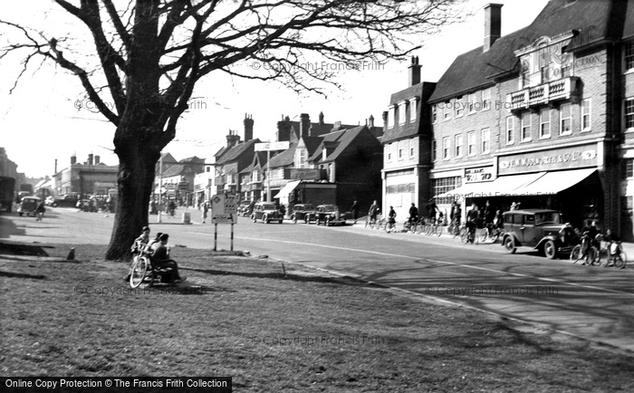 Photo of Crawley, The Main Road c.1950