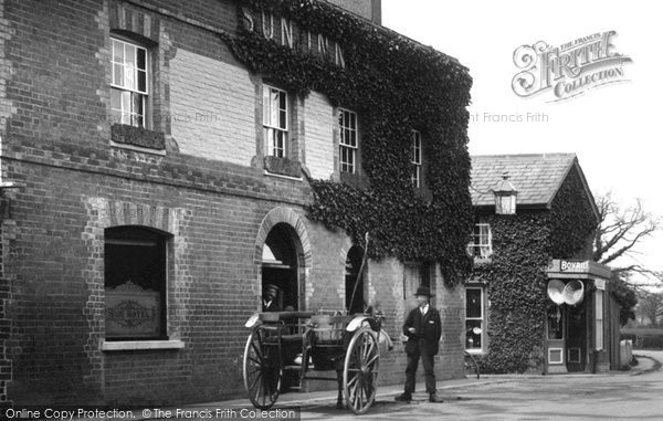 Photo of Crawley, The Sun Inn 1905