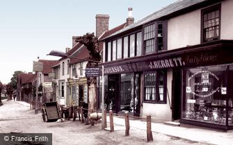 Crawley, the Village 1905