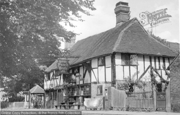 Photo of Crawley, Ye Olde Punch Bowle c.1950