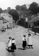 Children In East Street 1904, Crediton