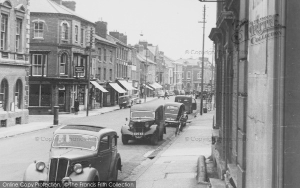 Photo of Crediton, High Street c.1955