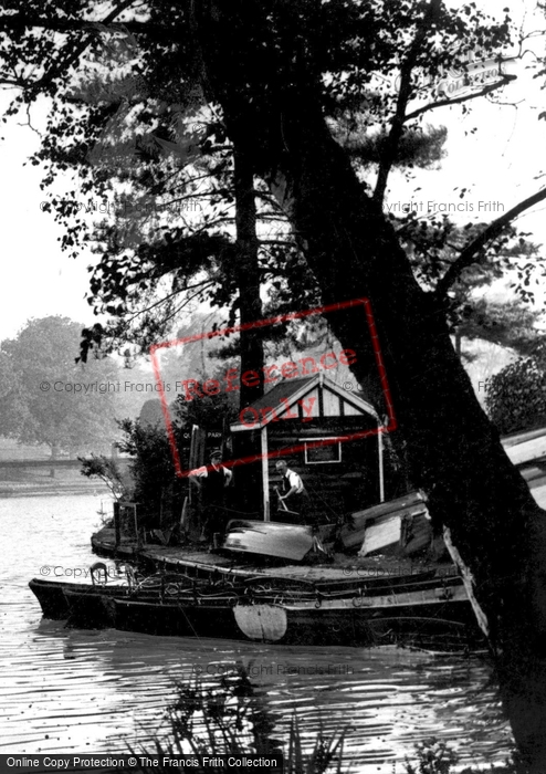 Photo of Crewe, Queen's Park, The Lake 1951
